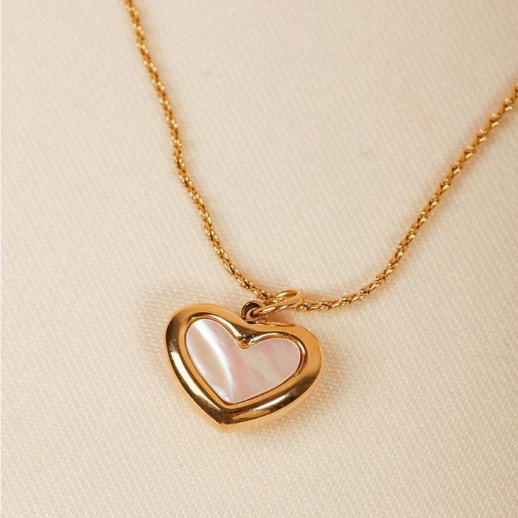 Pearl Heart Necklace ✨