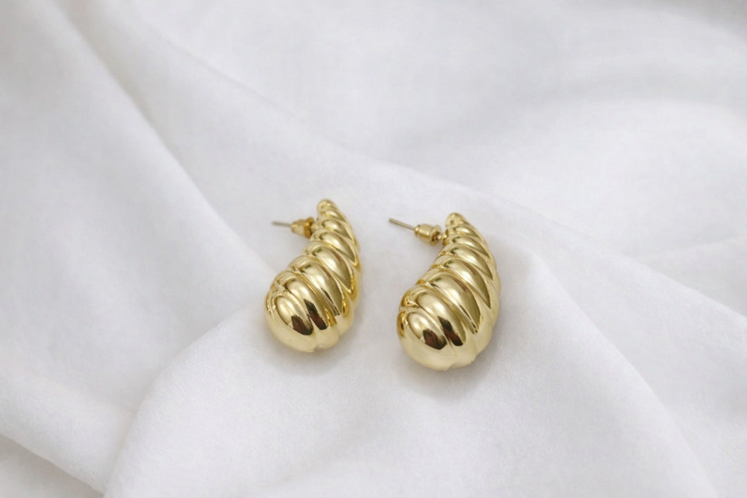 Talia Chunky Ribbed Croissant Stud Earrings