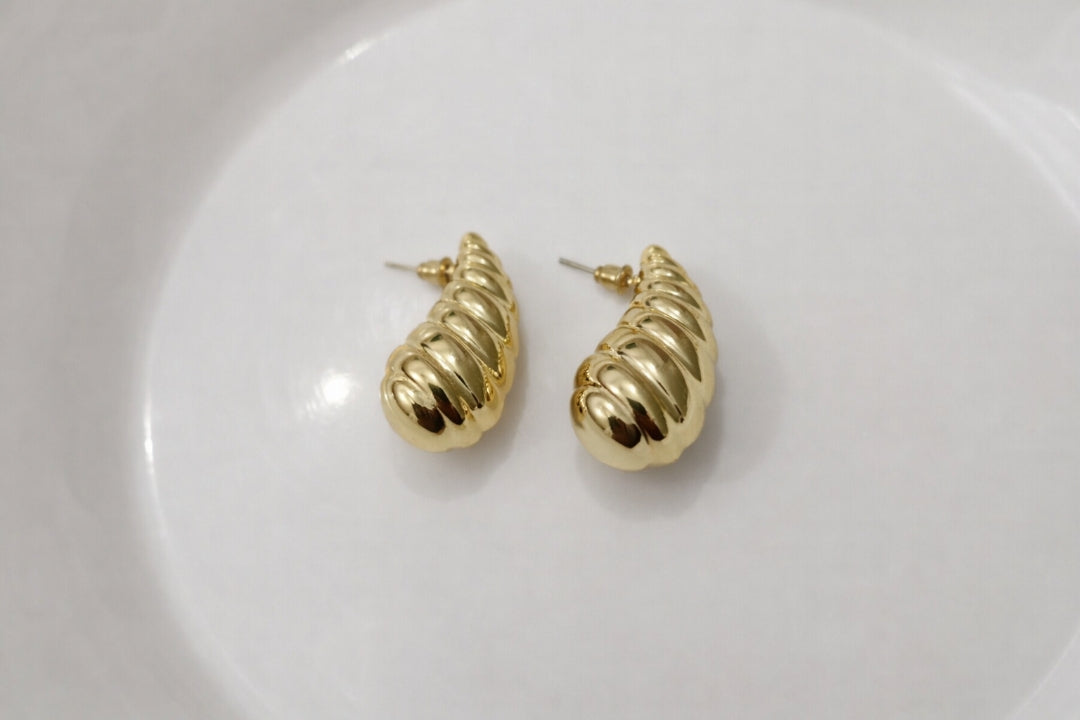 Talia Chunky Ribbed Croissant Stud Earrings
