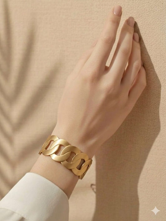 Aria Matte Gold Cuban Link hand cuff