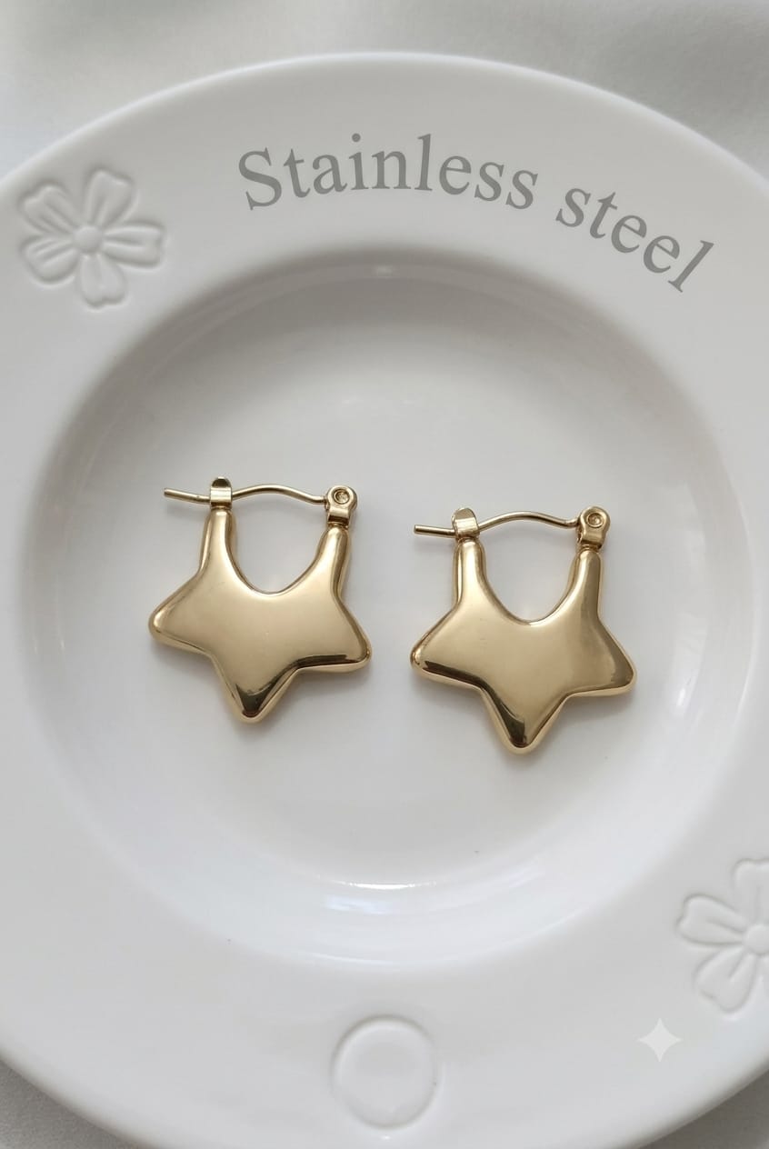 Retro Liquid Gold Star Hoops